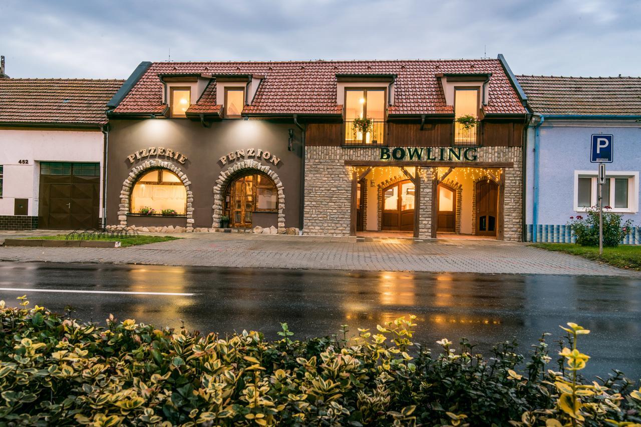Penzion Hluk Exterior foto