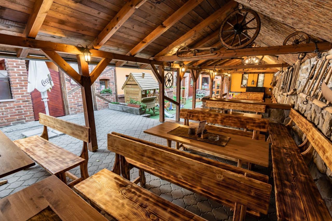 Penzion Hluk Exterior foto